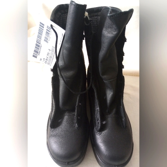 Military US Navy Flight Deck Boots Black Steel Toe GoreTex 795-B 7.W Made USA - Picture 1 of 7